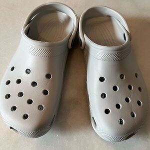 Crocs Unisex Classic Clogs, color: Atmosphere (light gray), 11 Men /13 Women